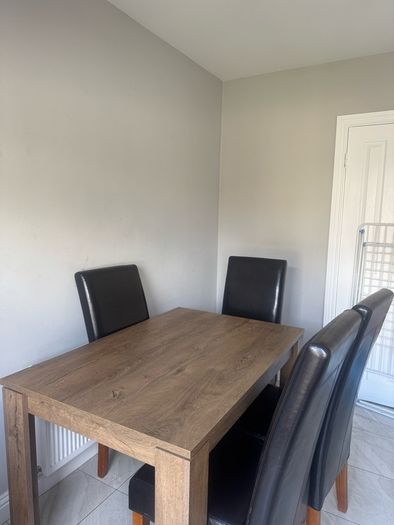 kitchen table and chairs