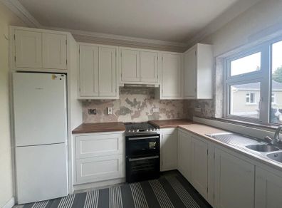 Kitchen furniture and appliances