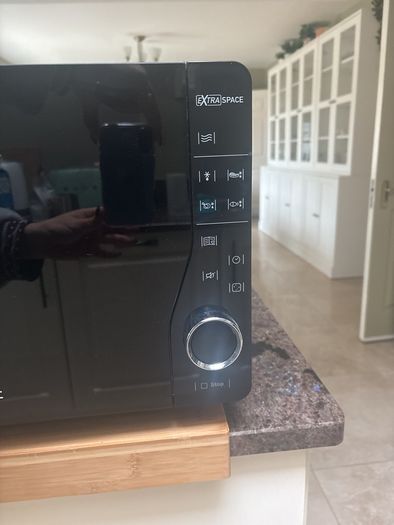 Hotpoint Extra Space Microwave