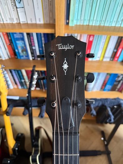 Taylor 322e All Mahogany