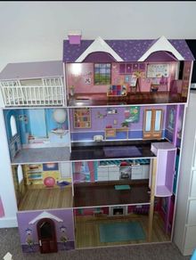 Barbie doll house
