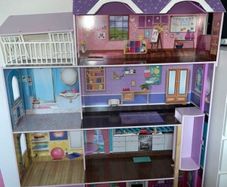 Barbie doll house