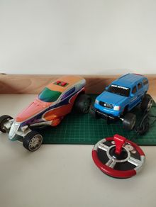 2x Toy Cars