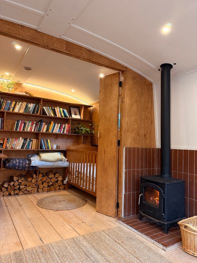 Pomeroy - Brand New 2-Bed Houseboat - 245,000 EUR - Delivered to Ireland