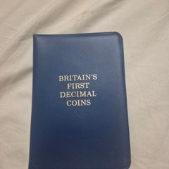 Britains first decimal coin set. 1971