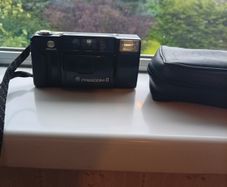 Vintage Minolta Freedom II 35mm Point & Shoot Film Camera with Case