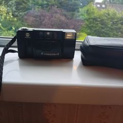 Vintage Minolta Freedom II 35mm Point & Shoot Film Camera with Case
