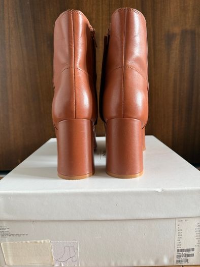 Leather boots size 39