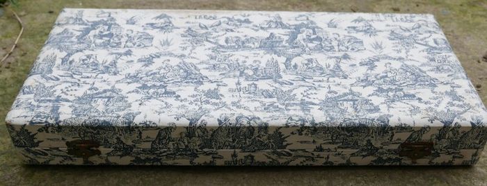 Vintage Set From The Goldsmith's House Le Chardon in its original box