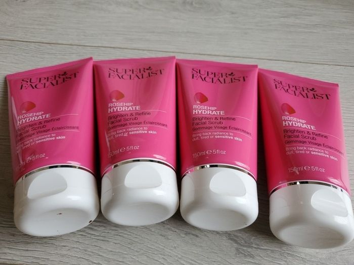 Facial scrub