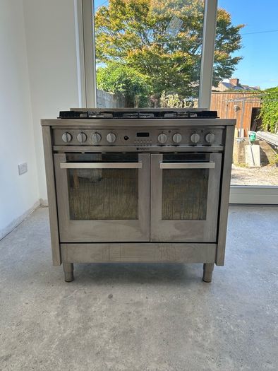 Hotpoint range oven