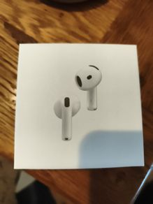 Airpods 4 with Active noise cancellation