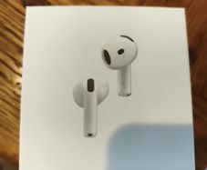 Airpods 4 with Active noise cancellation