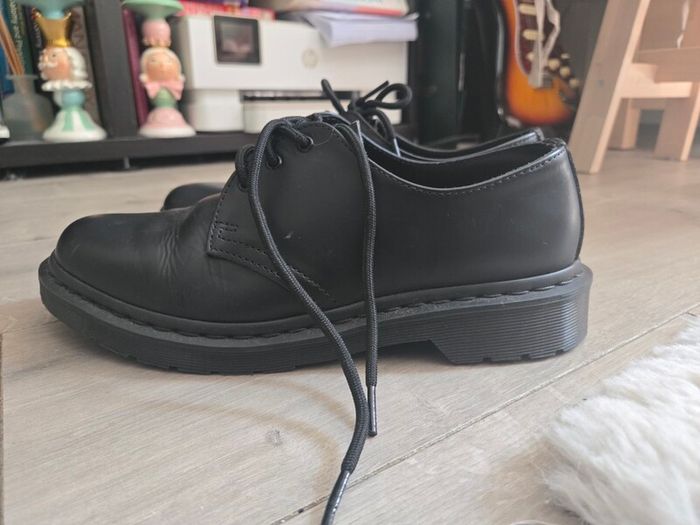Ladies Dr Martens shoes