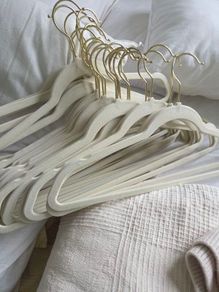 25 cream velvet hanger