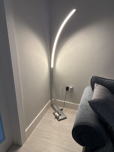 Floor light, dimmable