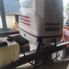 Evinrude 225hp Ficht Ram outboard motor