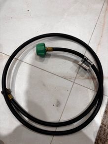 Gas hose connection
