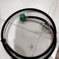 Gas hose connection