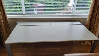 Free desk in Dun Loaghaire