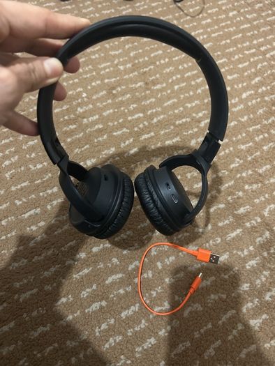 JBL Tune 520BT Wireless On Ear Headphones