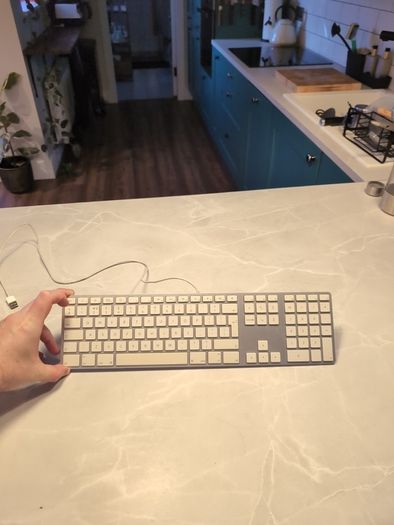 Apple Wired Keyboard (USB) A1243