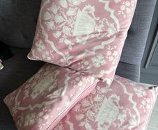 Pink decorative cushions (3)
