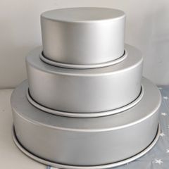 cake tins (set of 3)