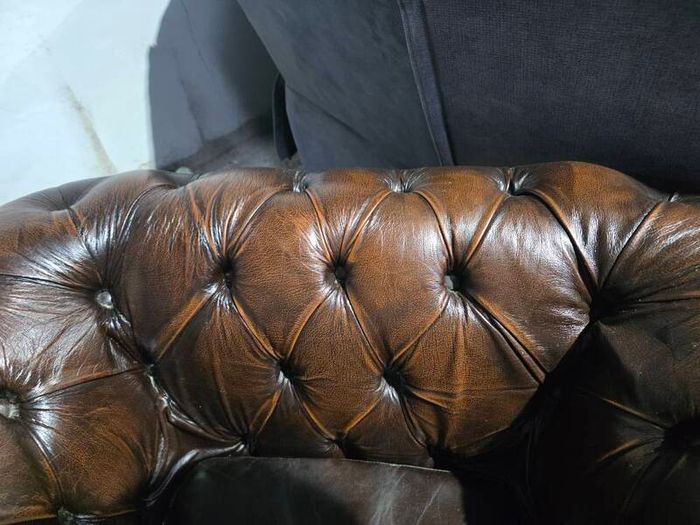 chesterfield armchair tube