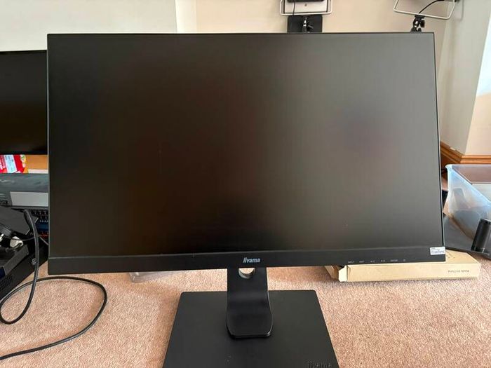iiyama G-Master LCD 27 inch Monitor (2 available) no power supply