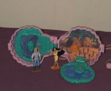 1996 Mattel Disney Pocahontas Locket