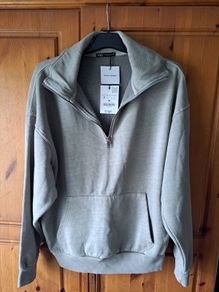 Zara pale green casual top