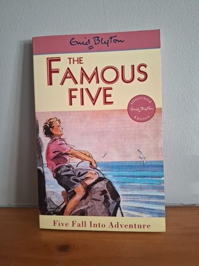 Famous Five Paperback Bundle