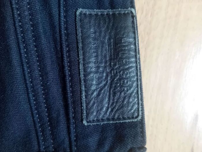 ladies jeans. Tommy Hilfiger size 28