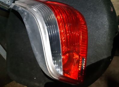 Bmw Rear Right Driver Side Taillight 6910768