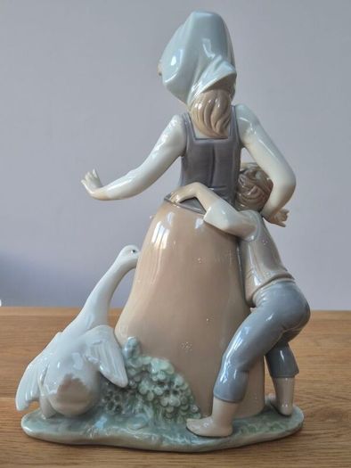 2 Vintage Lladro Porcelain Figurines Made in Spain Excellent Condition