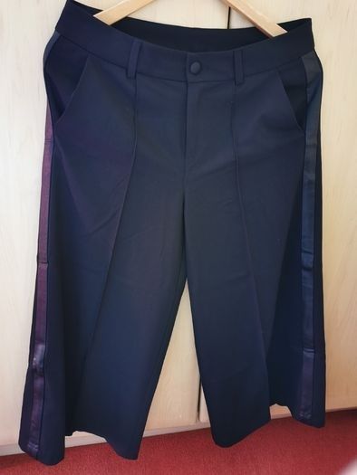 BNWT - Diesel Side-stripe pleat-front Black trouser