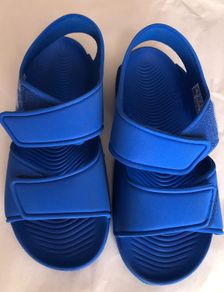 Boys Adidas pool shoes - sz UK 1