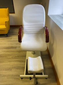 pedicure chair