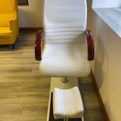 pedicure chair