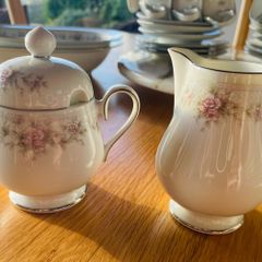 Noritake Tea Set/Dinner Plates/Serving Dishes/30 pieces