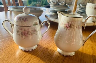 Noritake Tea Set/Dinner Plates/Serving Dishes/30 pieces