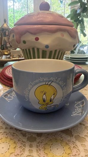 Warner Bros Cup and Saucer Tweety and Sylvester