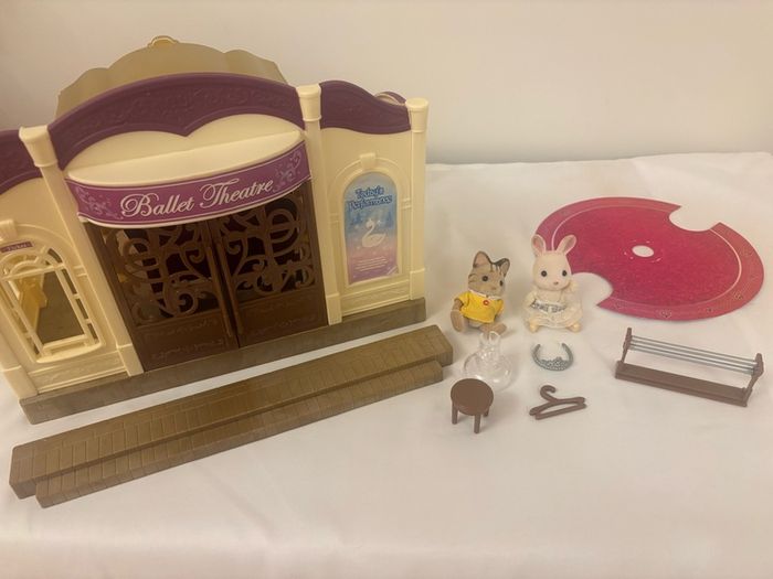 Sylvanian Families Ballet Theatre - with all accessories!