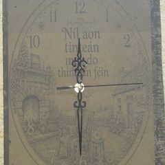 Traditional Nil Aon Tintean Slate Clock
