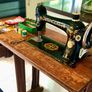 Singer Sewing Machine Image 6