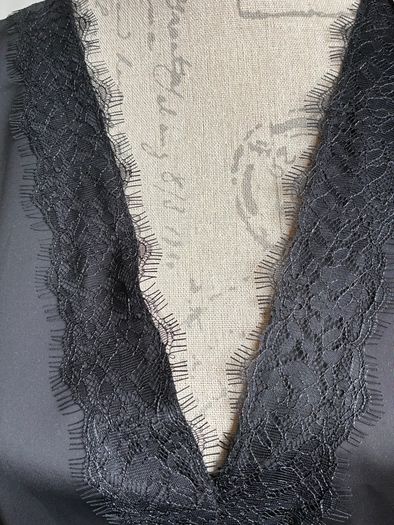 ladies top, new with tags