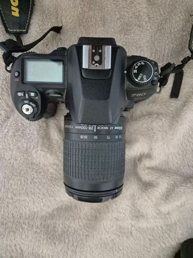 Nikon F80 + 28-100mm f/3.5-5.6 AF G