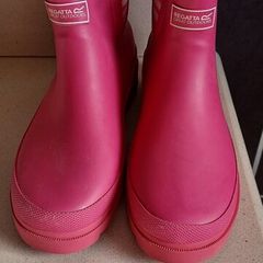 Brand new Regatta Girls Wellies Uk3
