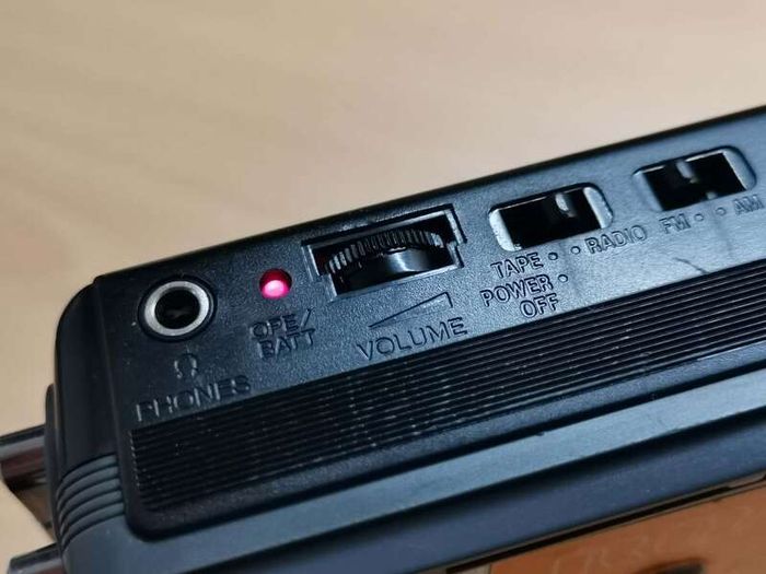 AIWA HS-T210A Walkman Cassette Player